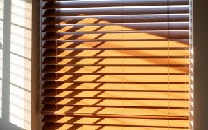 żaluzje drewniane